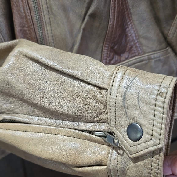 XL Distressed Brown Leather Bomber Jacket - Picture 4 of 13